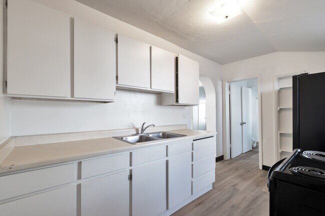 Building Photo - Eccles-Triplex