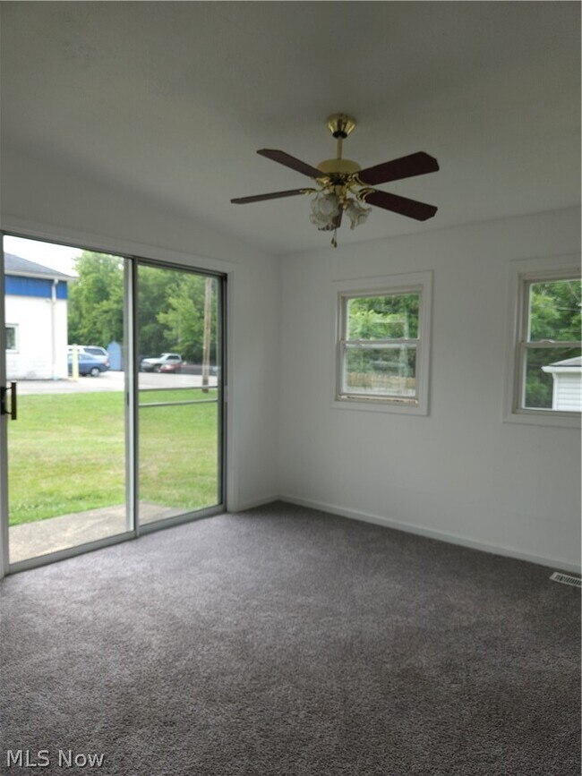 Building Photo - 4660 Darrow Rd