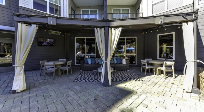 Building Photo - Avana Westside