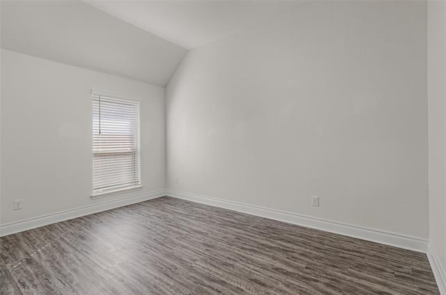 Building Photo - 1009 Queens Lk Trl