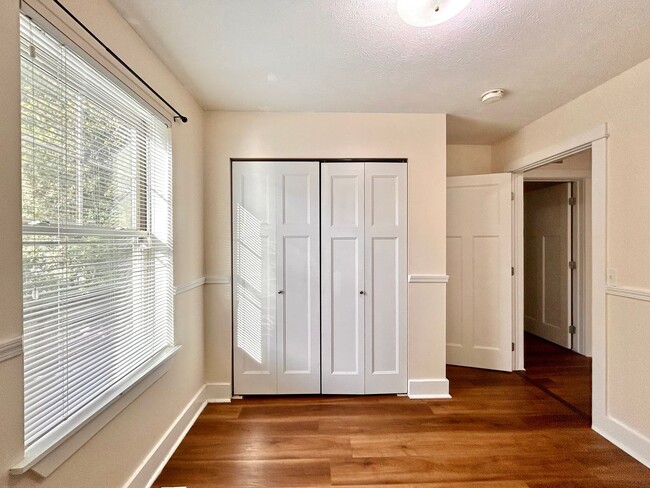 Building Photo - Four Bedroom Home in Eastown GR