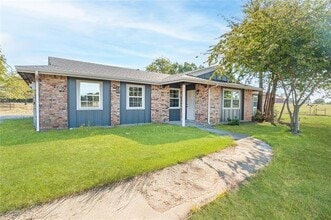 Building Photo - 124 La Vega Trail