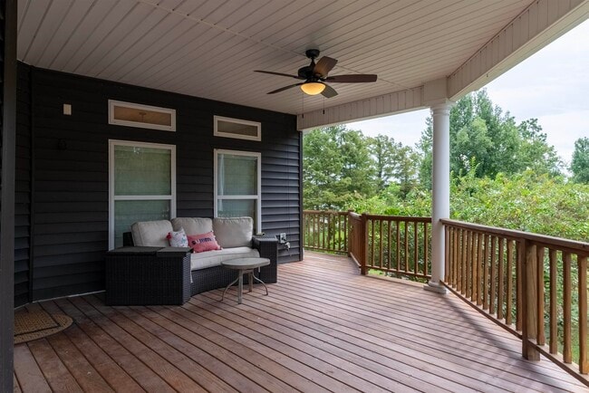 Building Photo - 5004 Cypress Lake Dr