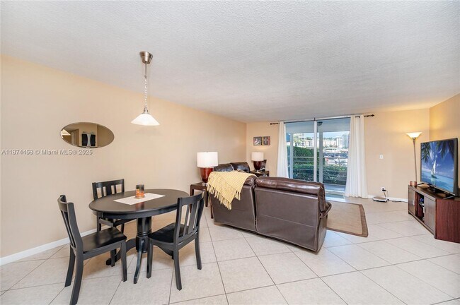 Building Photo - 100 Golden Isles Dr