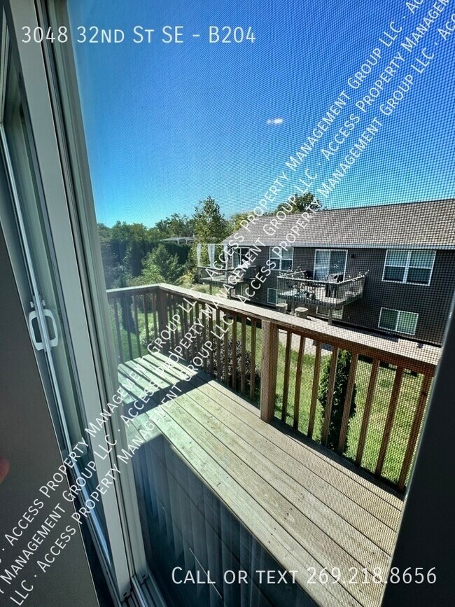 Building Photo - Great SE Side area close to 28th St and Be...