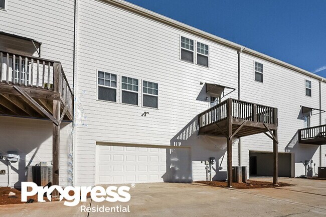 Building Photo - 590 Fountain Ln