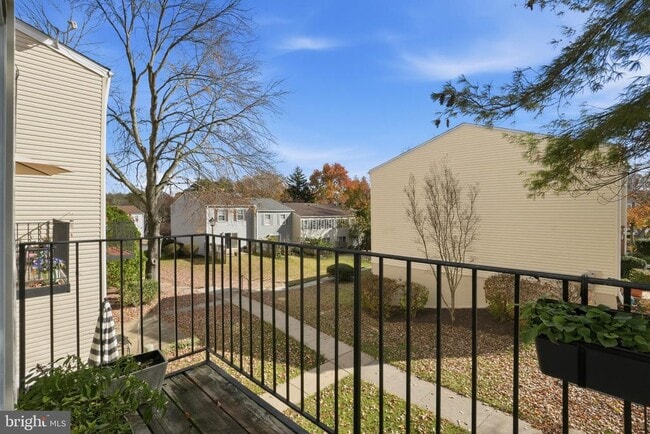 Building Photo - 9175 Broken Oak Pl