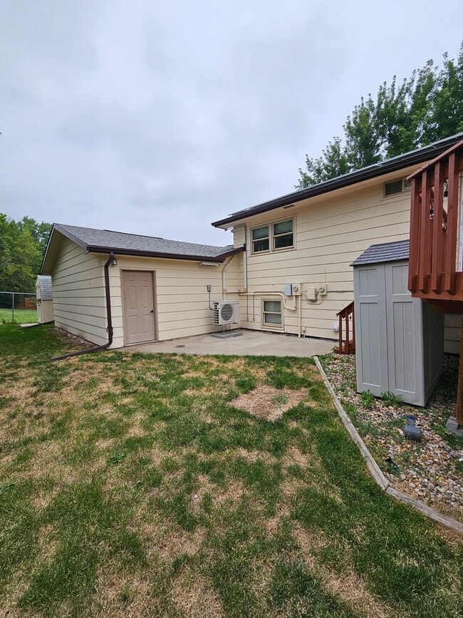 Building Photo - 4 BED | 2 BATH | DOUBLE GARAGE | PET NEGOT...