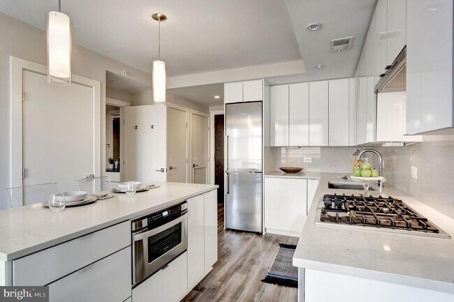 Building Photo - 1311 13th St NW