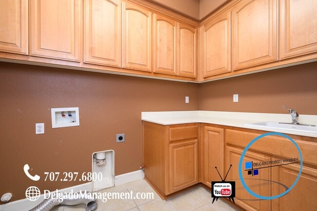 Building Photo - Benicia! Waters End five bedrooms, four baths and over 4,300SF available now!