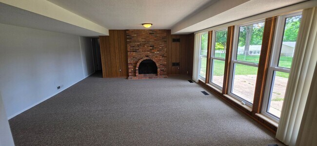 Building Photo - 11864 Featherwood Dr
