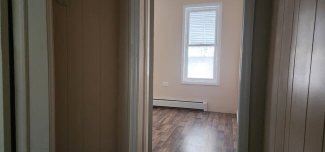 Building Photo - 639 Clinton St