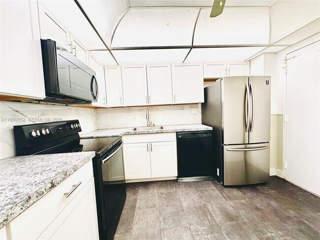 Building Photo - 250 174th St