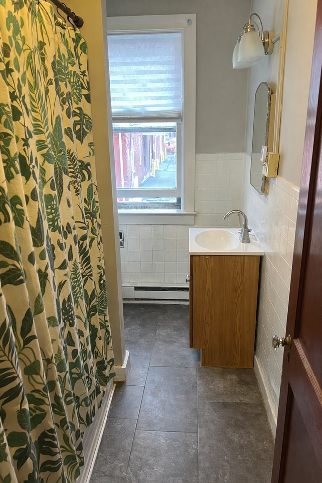 Building Photo - 230 N Shippen St