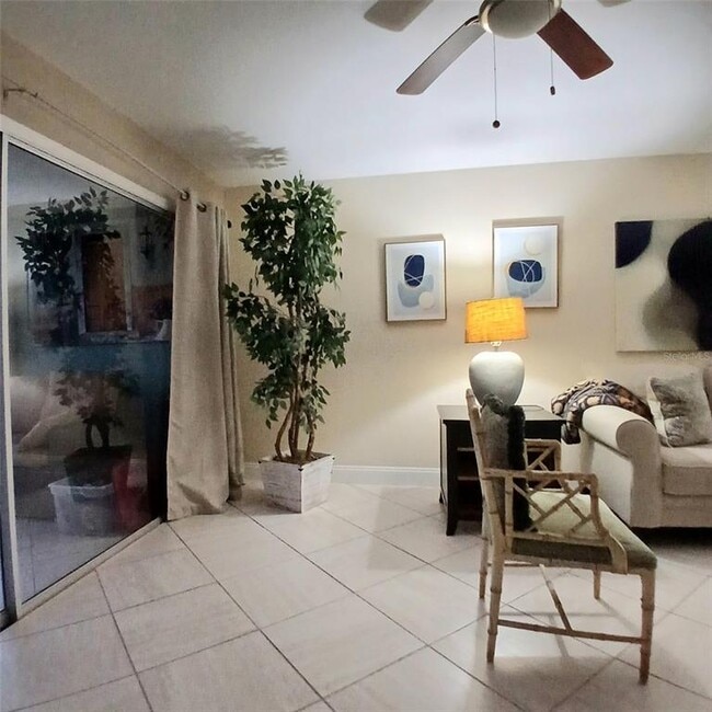 Building Photo - 7143 Wood Creek Dr