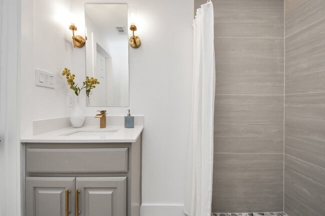 Building Photo - 4215 Eli St