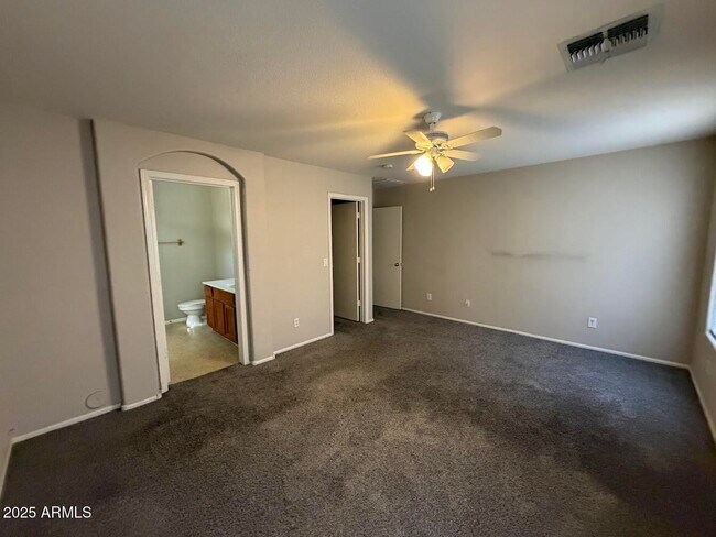 Building Photo - 16567 W Latham St