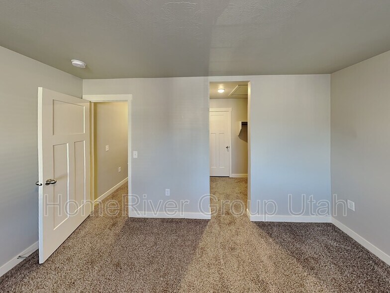 Building Photo - 8192 N Boulder Ln