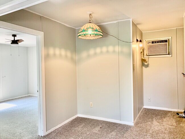 Building Photo - 1907 Avenue C