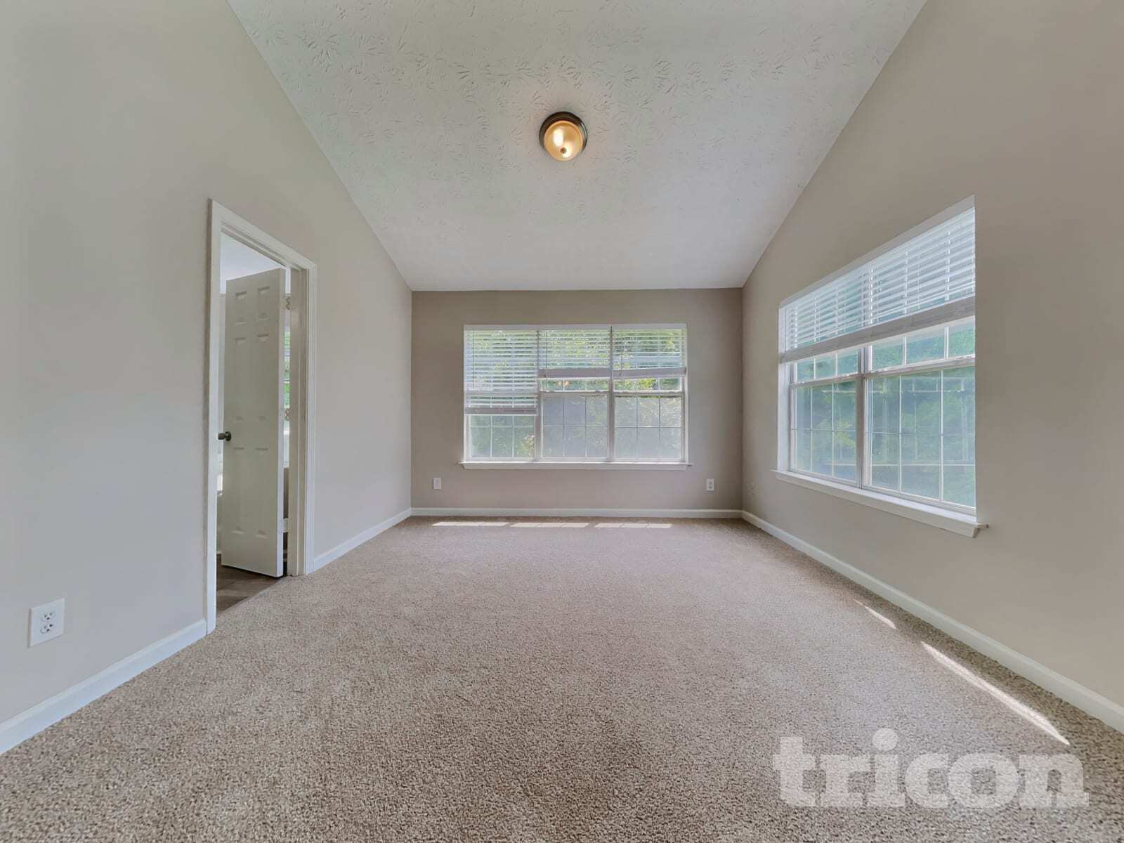 Building Photo - 1621 Smithson Dr