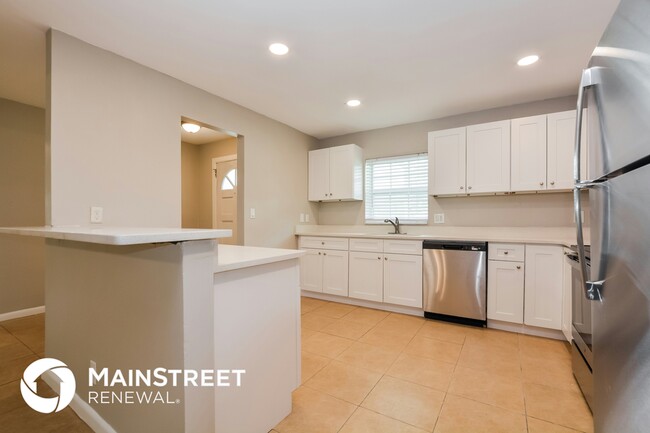 Building Photo - 2215 Falkner Rd
