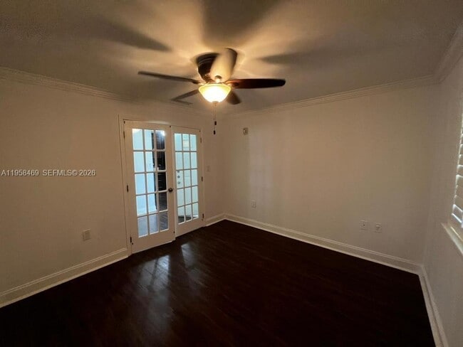 Building Photo - 4201 Glenmoor Dr