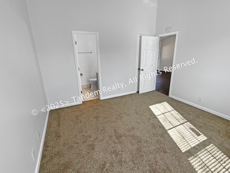 Building Photo - 1412 Woodchimes Ct