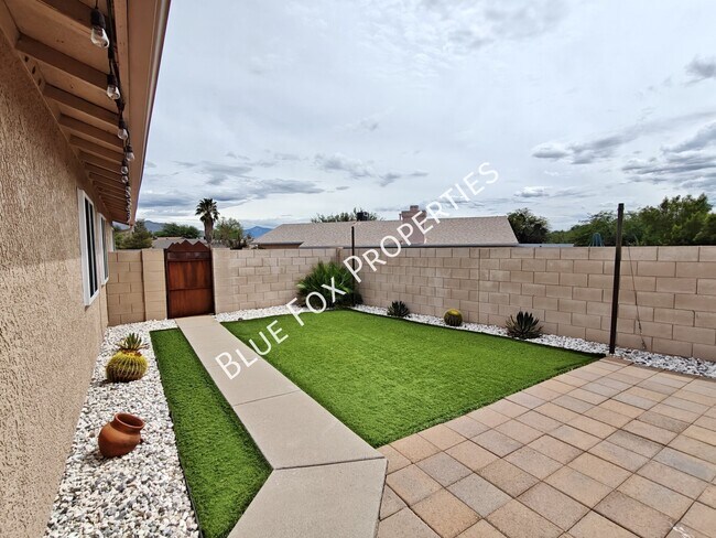 Building Photo - 8854 E Citrus Tree Dr