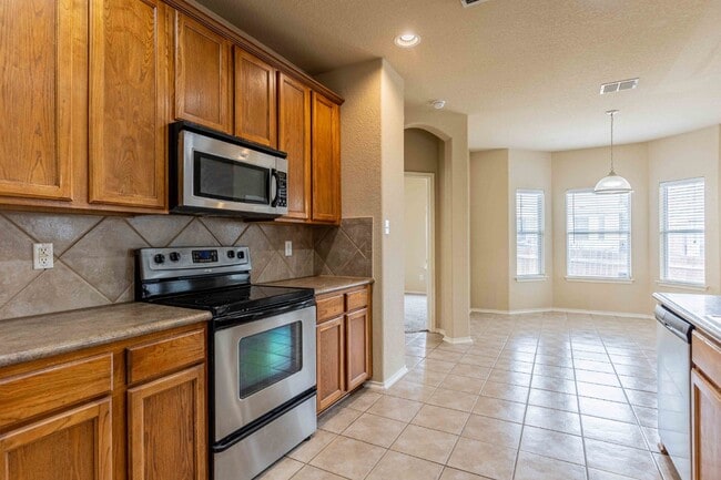 Building Photo - 906 Ashbury Bluff