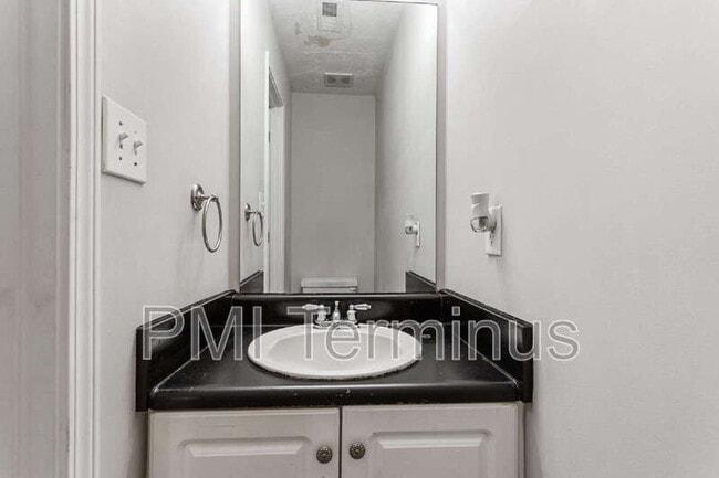 Building Photo - 1312 Telhurst Ct NW
