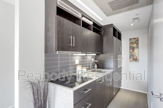 Building Photo - 2422 17th St NW