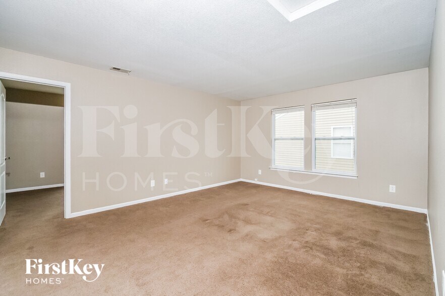 Building Photo - 8018 Gathering Ln