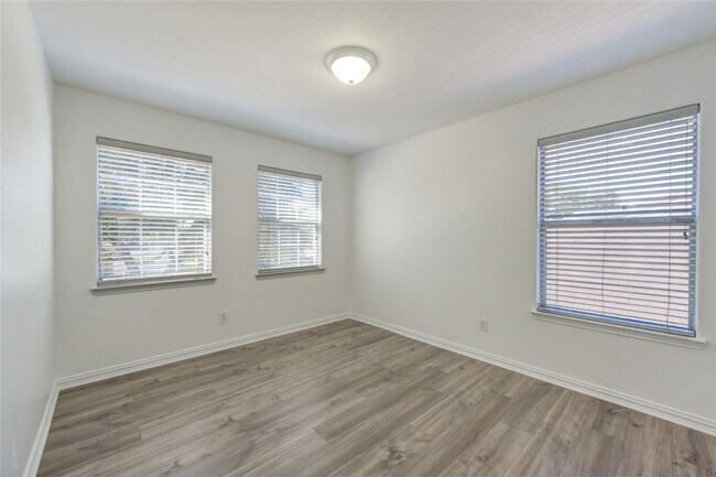 Building Photo - 24626 Cornell Park Ln