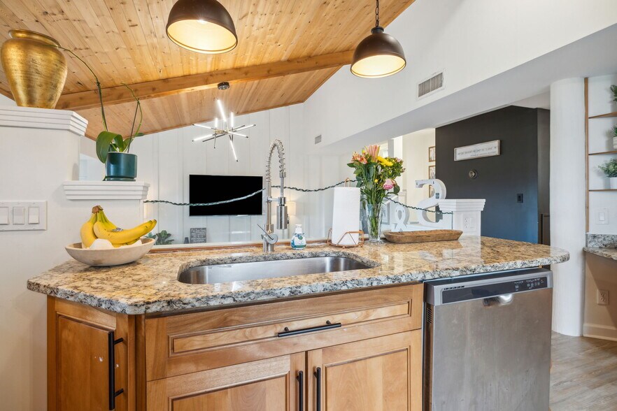 Building Photo - 4106 Leeward Pt