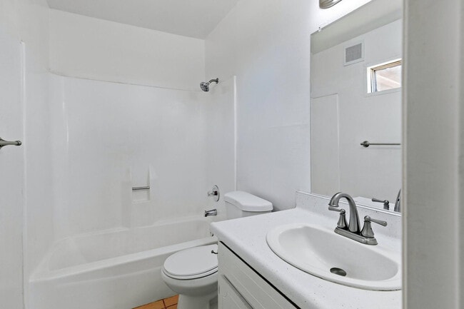 Building Photo - 4931 E De Medici Dr