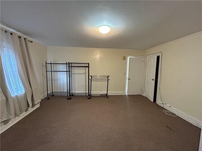 Building Photo - 44 Kress Ave