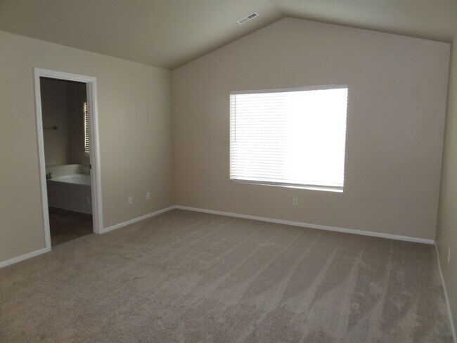 Building Photo - Gorgeous 3 Bedroom Home in Fantastic Bothell Location!