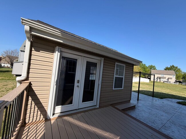 Building Photo - 42 Kilverstone Way