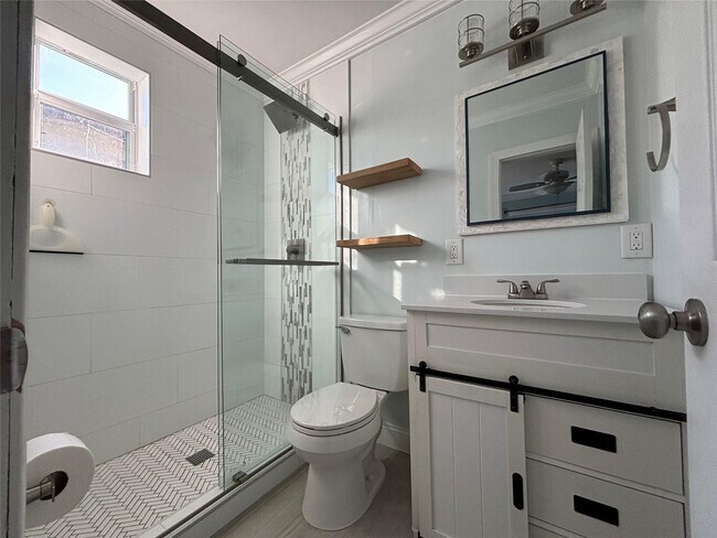 Building Photo - 3811 NE 18th Ave