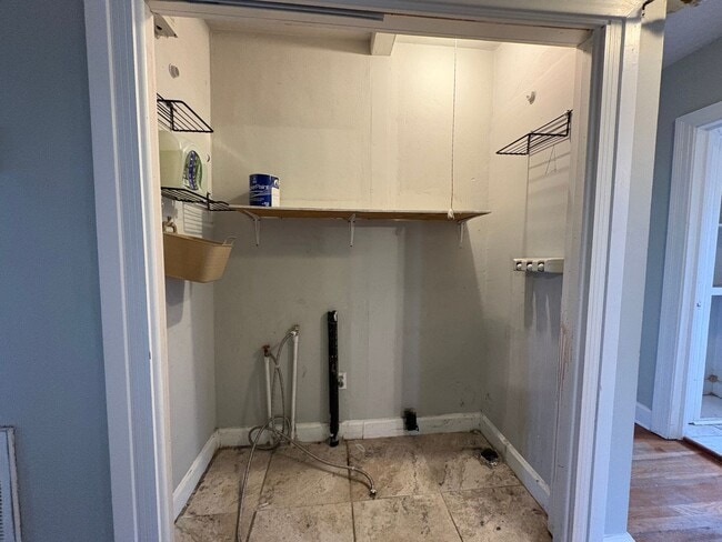 Building Photo - 3 Bed/2 Bath Home in Brandon