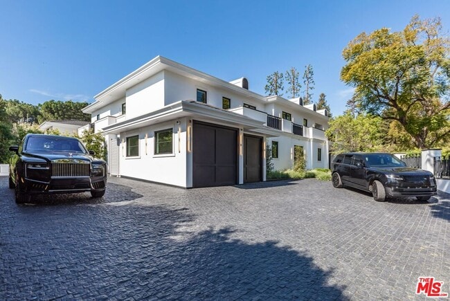 Building Photo - 927 Whittier Dr
