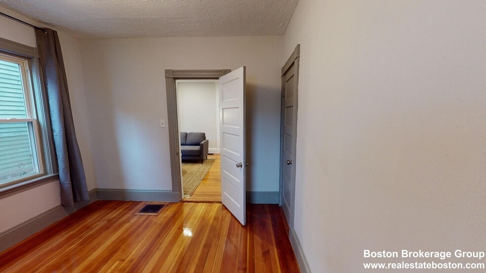 Building Photo - 19 Sudan St