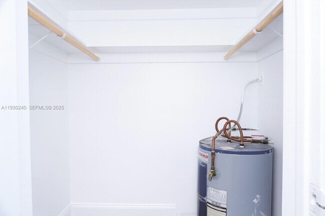 Building Photo - 749 SE 15th St