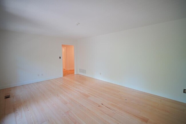 Building Photo - 2328 Armistead Rd