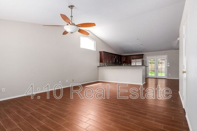 Building Photo - 2085 W Harbour Dr