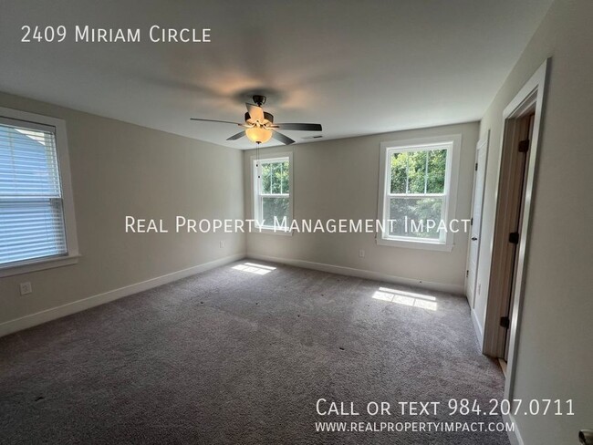 Building Photo - MOVE IN SPECIAL: 1/2 OFF 1 MONTH RENT. New...