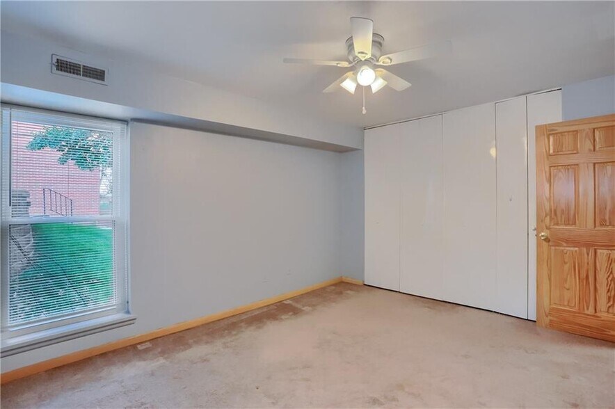 Building Photo - 1200 College Park Dr