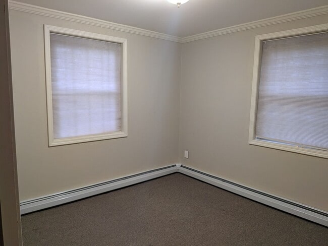 Building Photo - Gorgeous 4 Bed, 3 Bed House for Rent in Me...