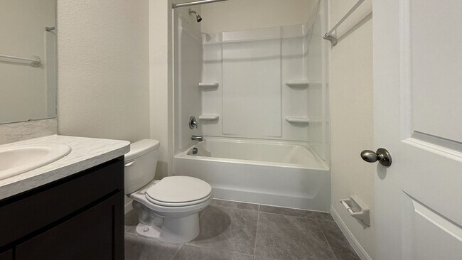 Building Photo - 5699 Chorleywood Ln