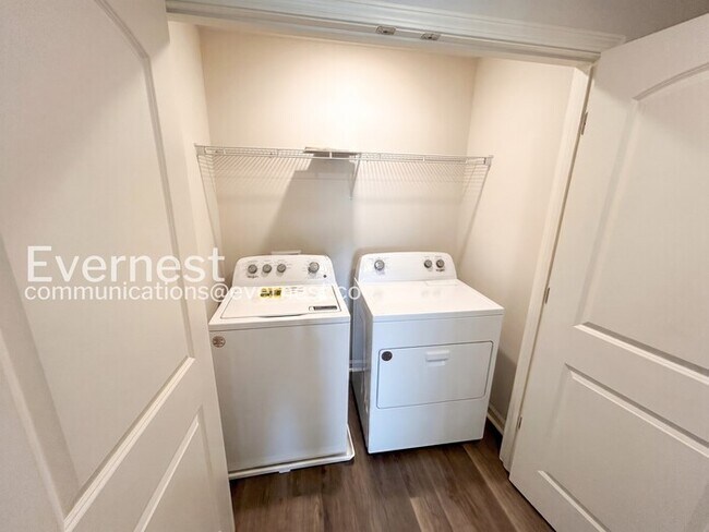 Building Photo - 109 Maple Spg Trl